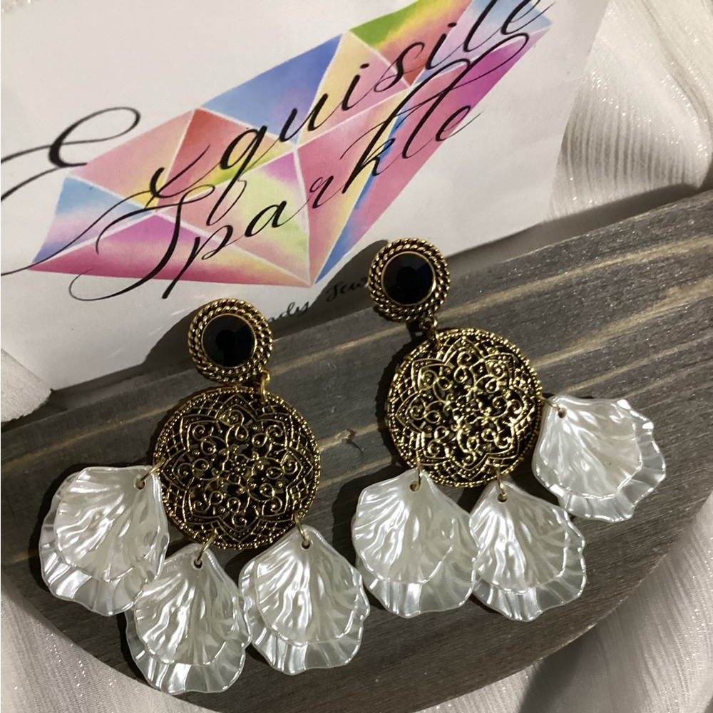 🤎Antique Gold Bronze Filagree Petal Drop post back earrings
